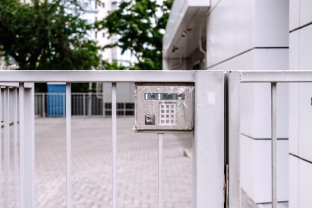 Keypad entry system on an electric gate, a secure and convenient electric gate option for homes