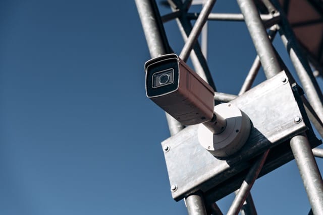 CCTV camera monitoring construction site to improve security and safety which represent cctv benefits in construction